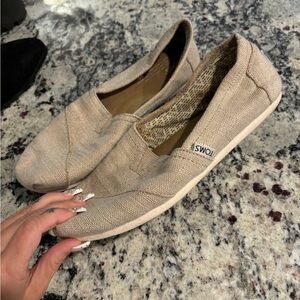 Tom’s Women’s flats 7.5